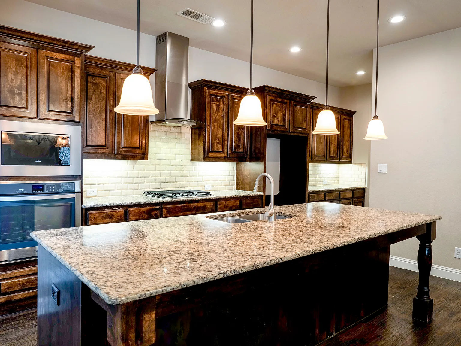 4 bed, 3.5 bath, 3531 sqft, $3,600 — Photo 4
