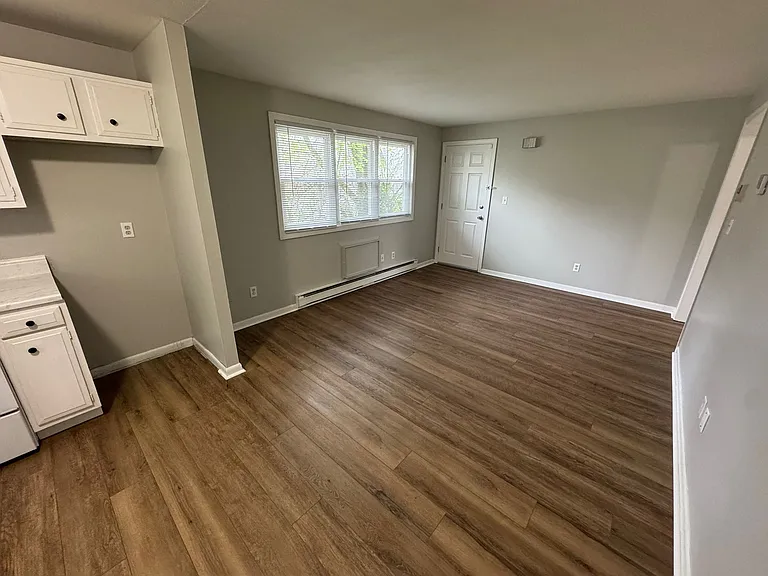 451 Main St #4A — Photo 3