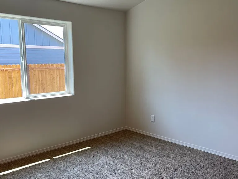 1608 Zoe Ave — Photo 13