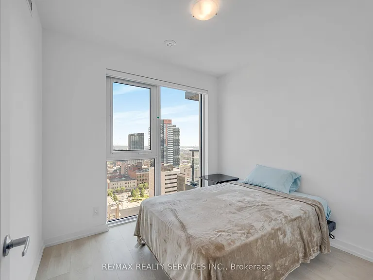 75 James St S #1902 — Photo 31