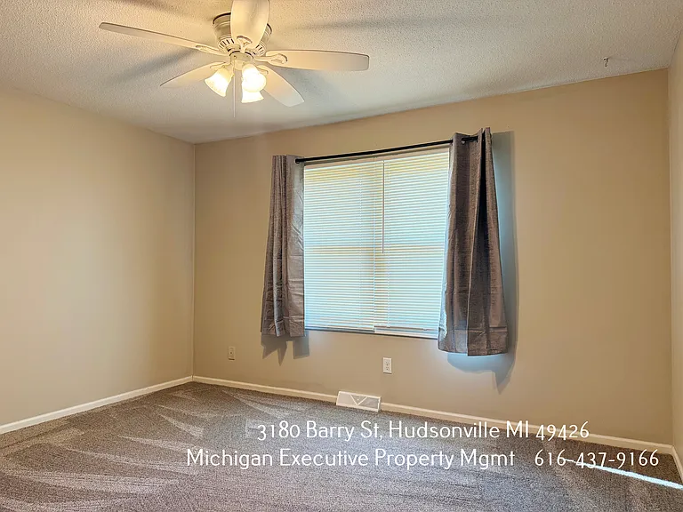 3180 Barry St — Photo 11