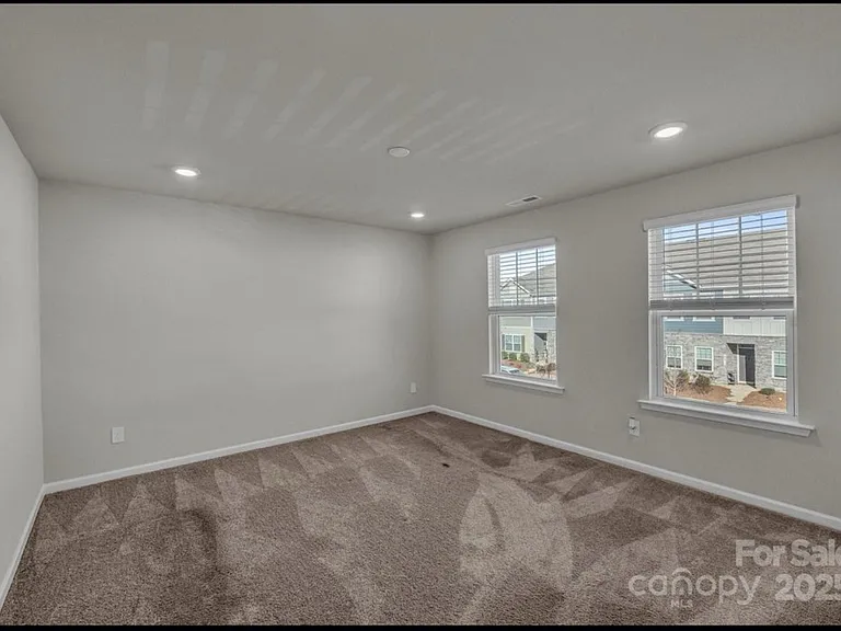 638 Sagecroft Ln #43 — Photo 9