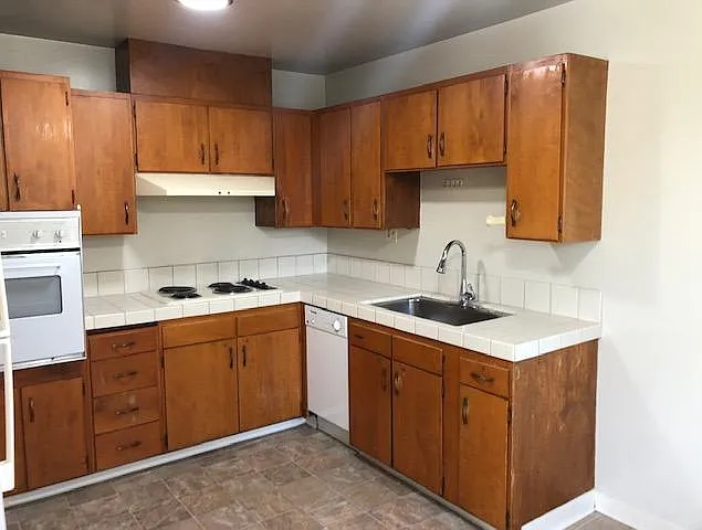 132 Village Ct #3