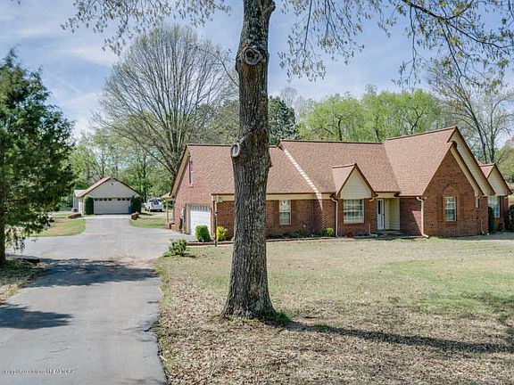 3rd image of 6341 Nellwood Dr