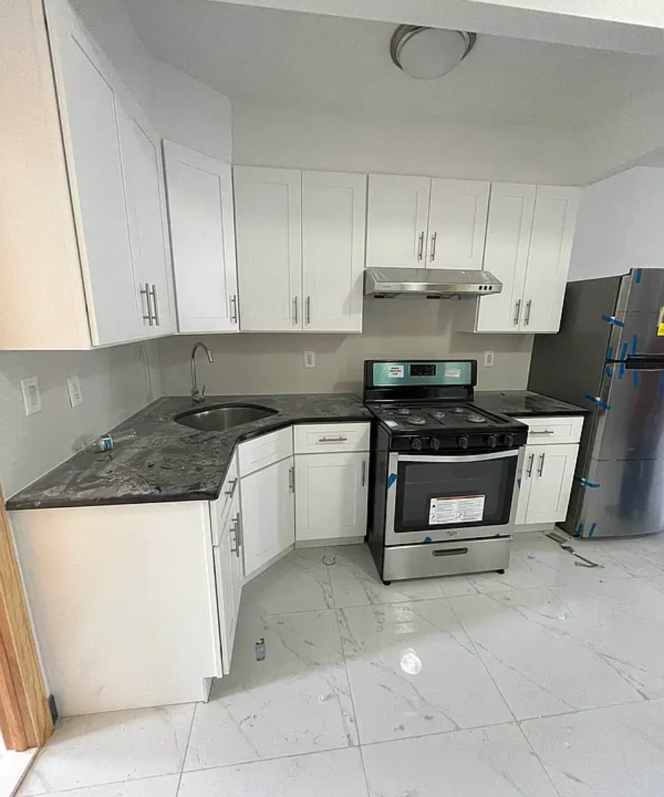 4 bed, 1100 sqft, $3,600 — Photo 2