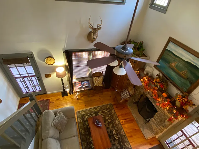 121 Woodstock Dr — Photo 5