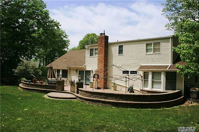 2nd image of 28 Fairway Pl
