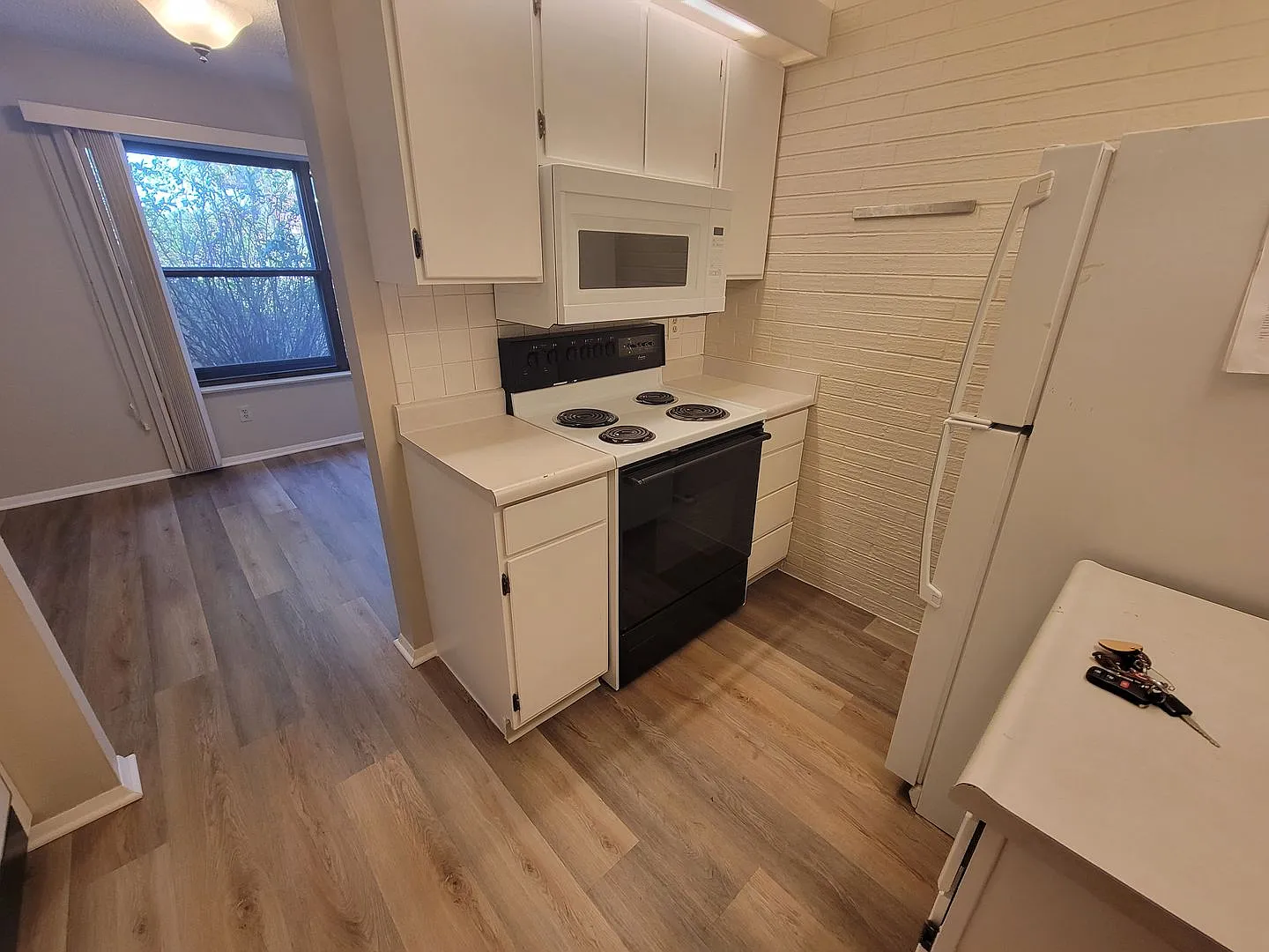 Sunny and Quiet Garden Level 3 bed, 2 bath condo in a convenient East Boulder neighborhood. — Photo 3