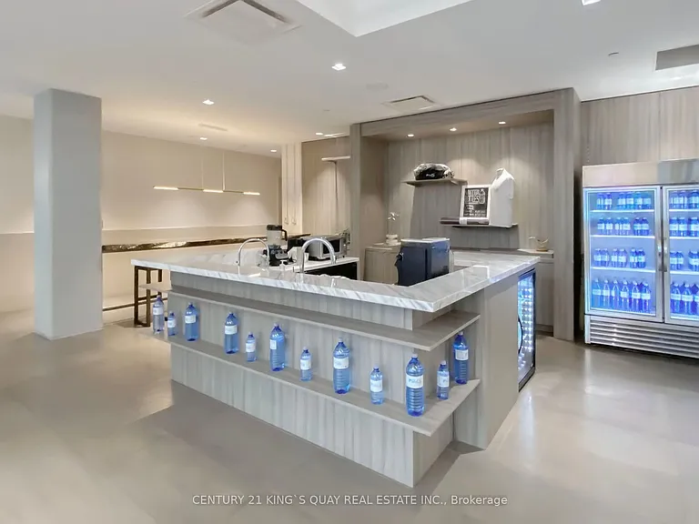 88 Harbour St #4204 — Photo 36