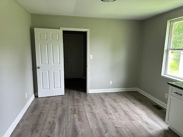 803 King Dr — Photo 3