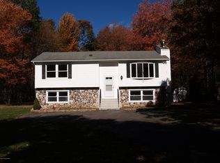 165 Shannon Dr, Long Pond, PA 18334