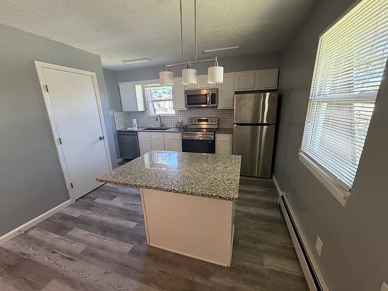 7422 West Blvd #6 — Photo 2