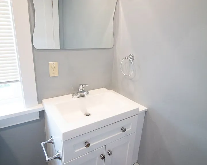 219 Pleasant St — Photo 5
