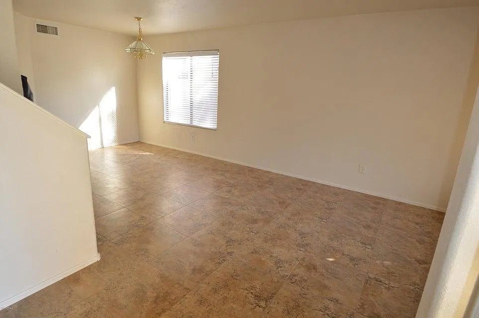 4 bed, 2.5 bath, 2232 sqft, $2,100 — Photo 3