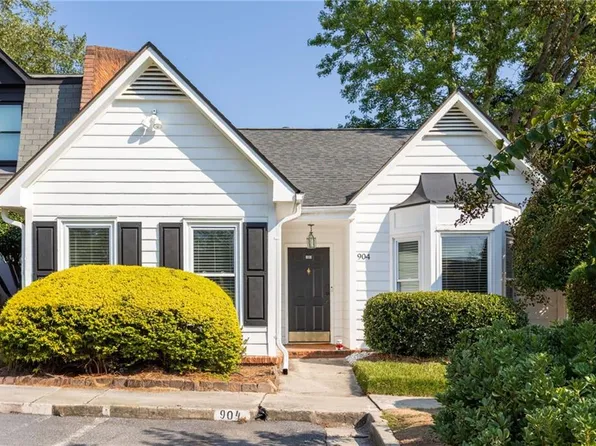 904 Lenox Hill Ct NE, Atlanta, GA 30324