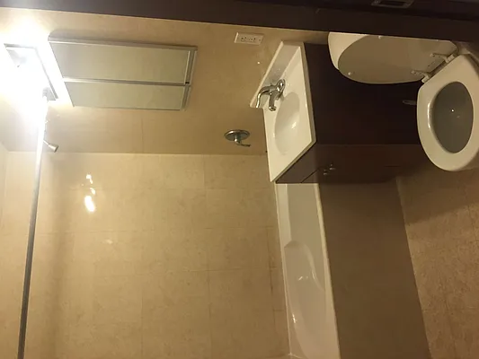 Rented by 18 REALTY | media 2