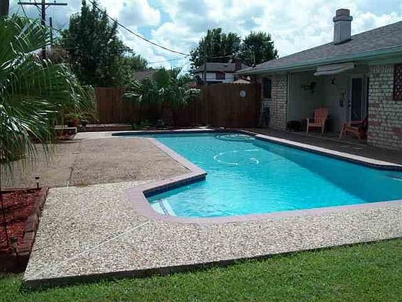 4th image of 3163 Crest Dr