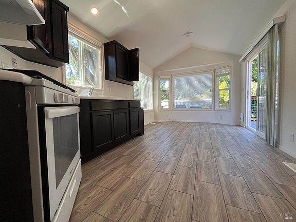 4th image of 22900 Sylvan Way #8
