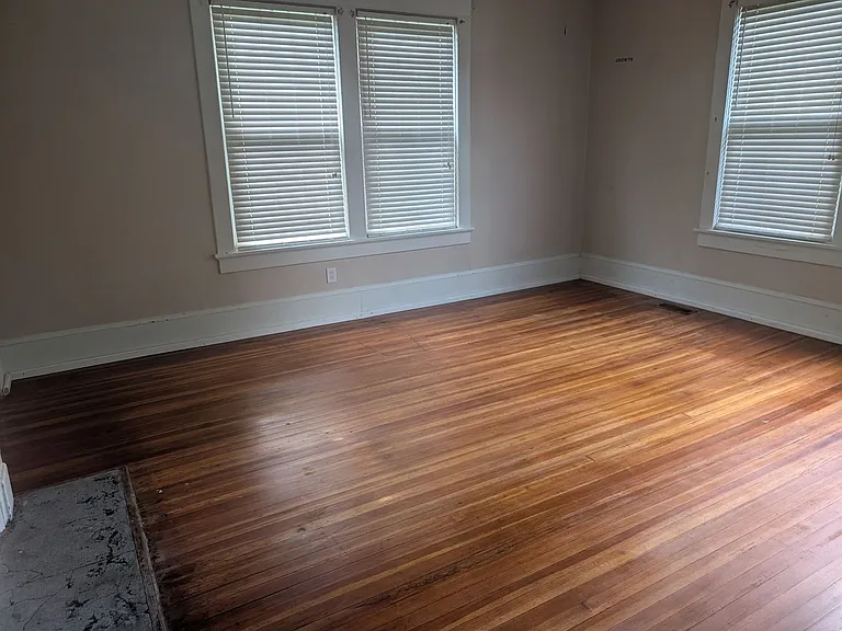 207 W Main St — Photo 16