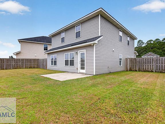 3rd image of 107 Hamlet Ct