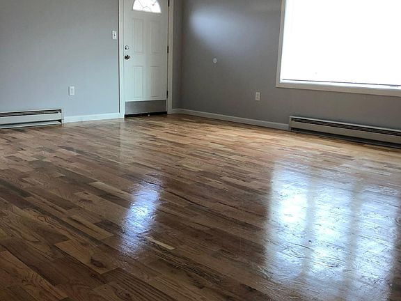 5th image of 1095 Longwood Ave #2