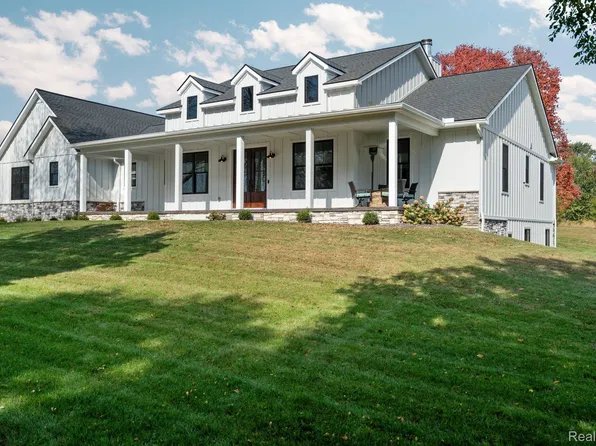 5057 Pardee Rd, Webberville, MI 48892