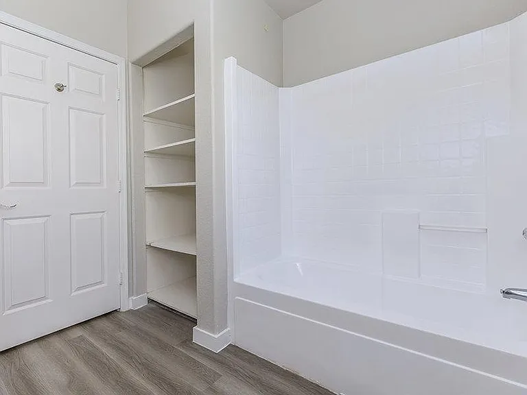 The Residences at Palm Valley Apartments — Photo 45