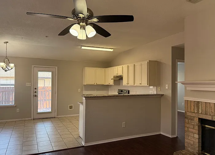10239 Blackjack Oaks Dr — Photo 3