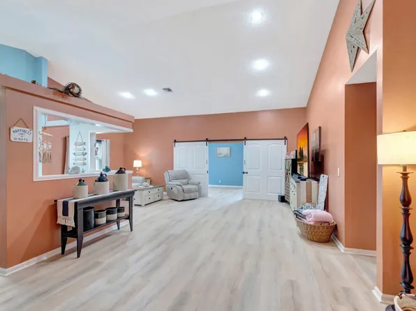 5305 Garrett Lane, West Palm Beach, FL 33417