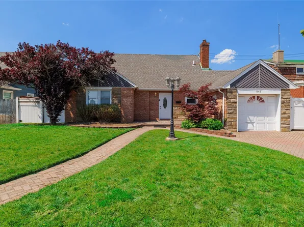843 E Park Avenue, Long Beach, NY 11561