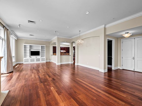 4th image of 2500 Cherry Creek North Dr #606