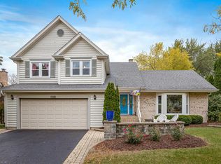 1205 Ardmore Dr, Naperville, IL 60540