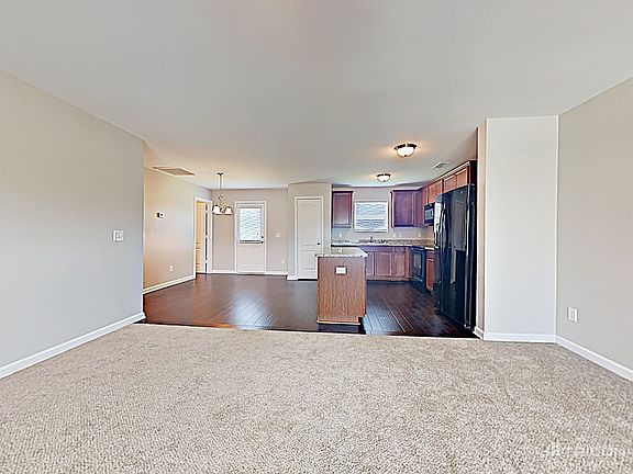 4th image of 3326 Dizzy Dean Dr