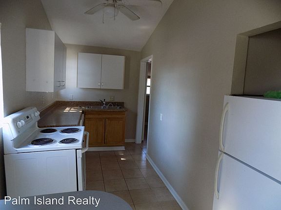 4th image of 1017 8th St N #1019
