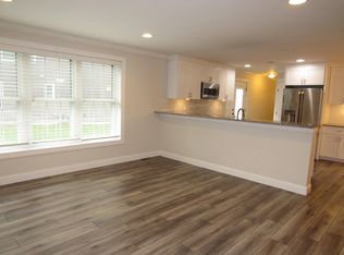 19 Riverside Dr, Clinton, NJ 08809