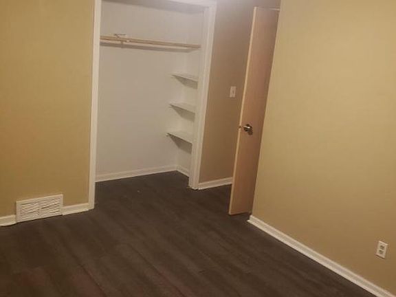 3rd image of 842 18th Ave S