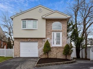 62 Hudson Ave, Valley Stream, NY 11580