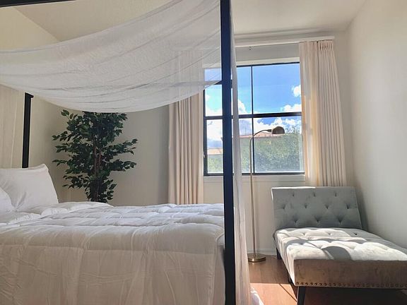 4th image of 580 S Sapodilla Avenue #306