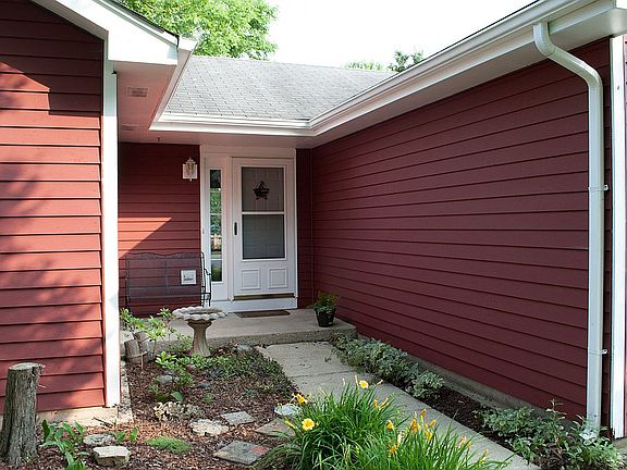 5th image of 278 Danbury Dr