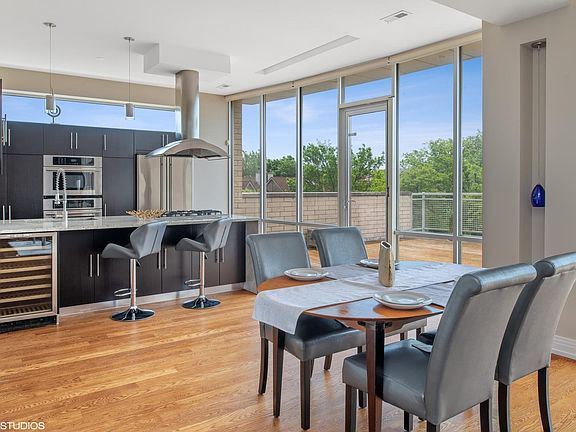 2nd image of 1437 W Diversey Pkwy #3