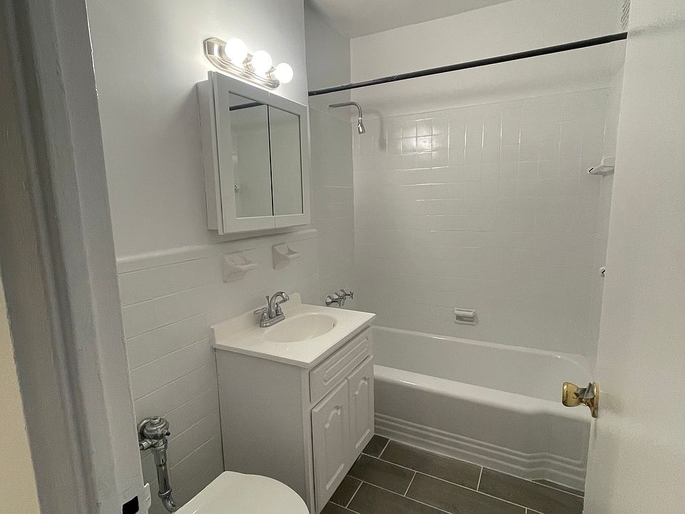 1st image of 16 N Broadway APT 5T