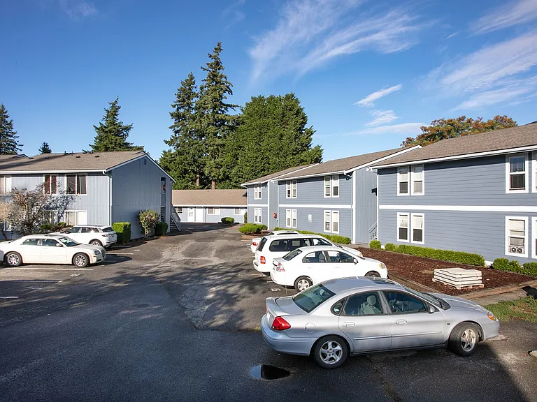 Glacier Park Apartments — Photo 4