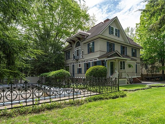 4th image of 51 Harrison Ave