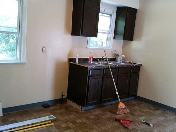 5th image of 3349 E 147th St
