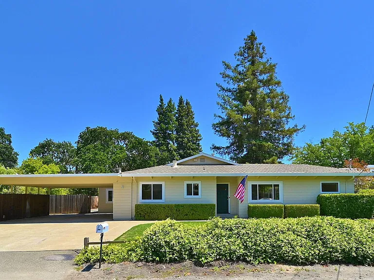 3156 Manor Ave.