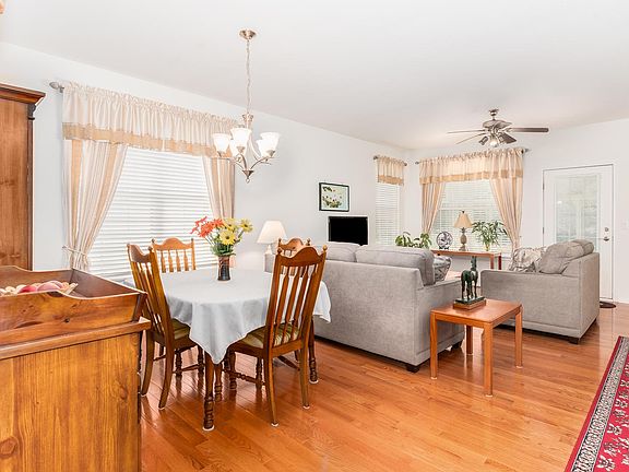 2nd image of 4212 Idlewild Ln