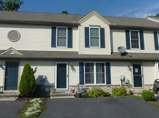 6 Woodmyre Ln, Enola, PA 17025