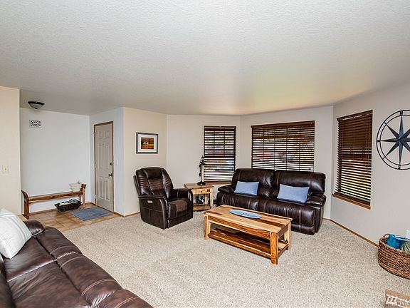 3rd image of 2705 Cedar Hill Ct SE