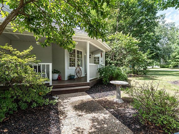 3rd image of 3026 E Chase Ln