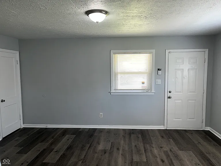2226 N Kenyon St — Photo 5
